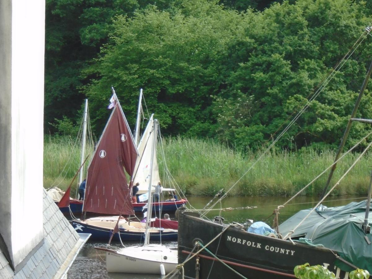 Crew Quarters Port Launay Chateaulin Exterior photo